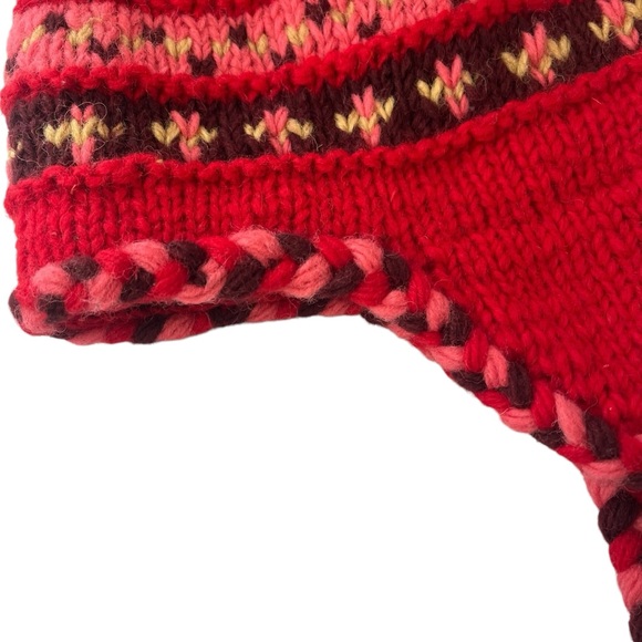 Women’s wool Turtle Fur fleece lined winter hat red and pink braided accents - Picture 9 of 11